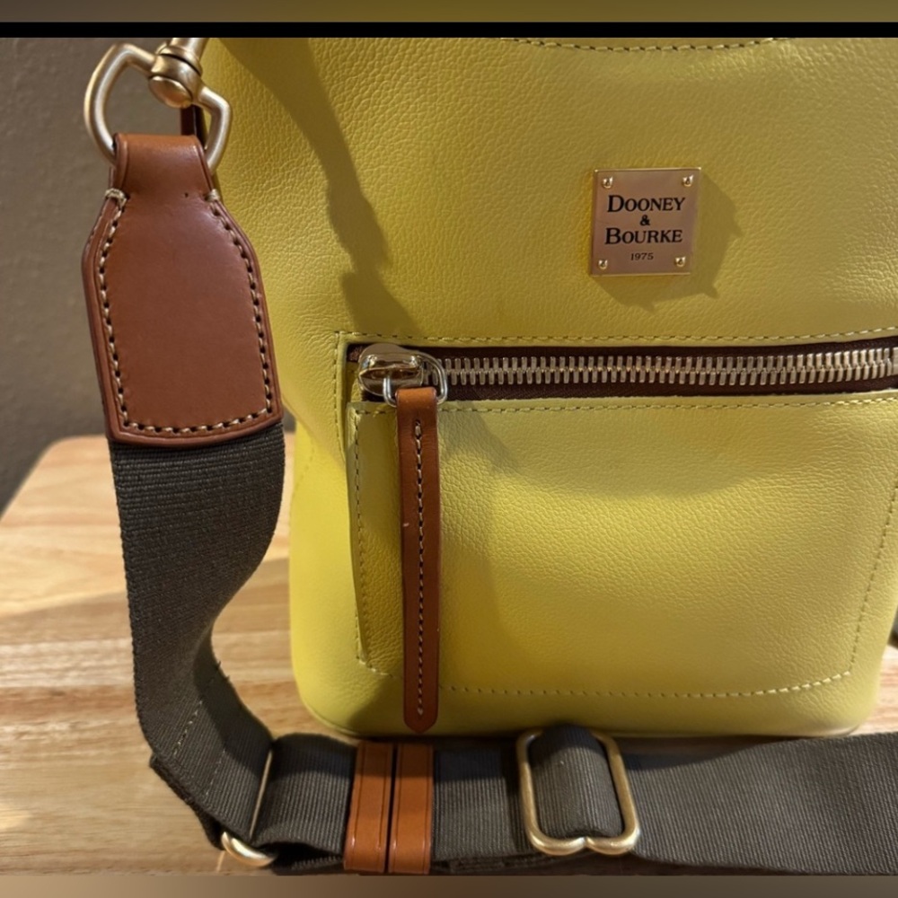 Dooney & Bourke Roxy - Picture 5 of 9